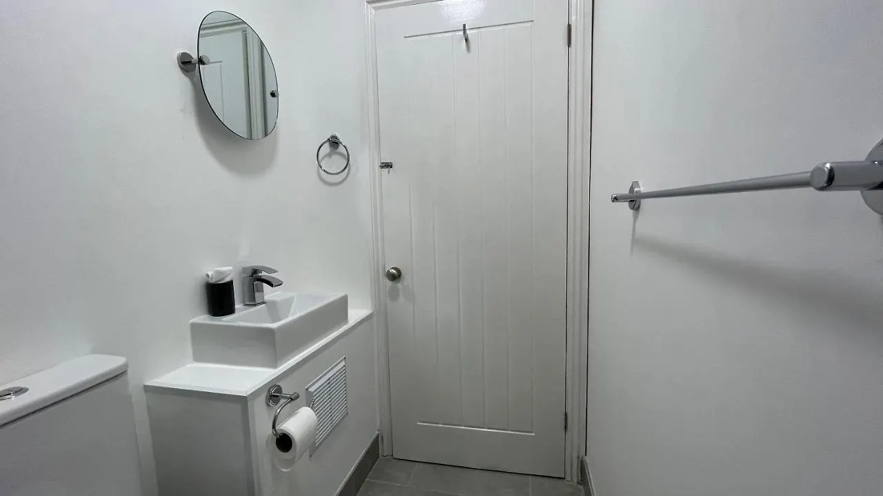 **  Dockers Inn London United Kingdom