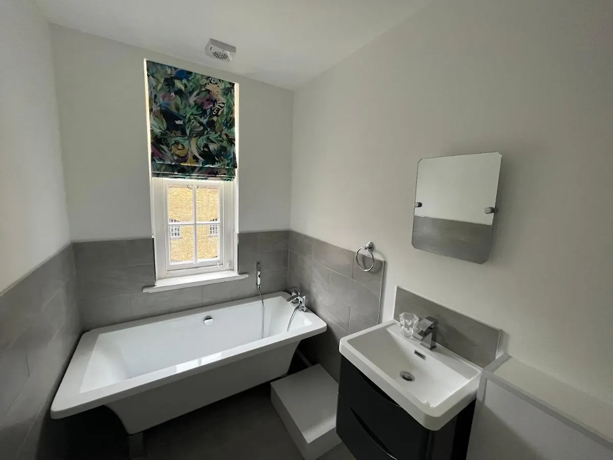 **  Dockers Inn London United Kingdom
